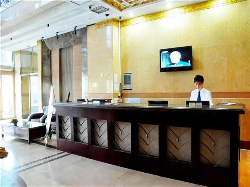 Greentree Inn Liaoning Dalian Railway Station South Plaza Tianjin Street Express Bagian luar foto